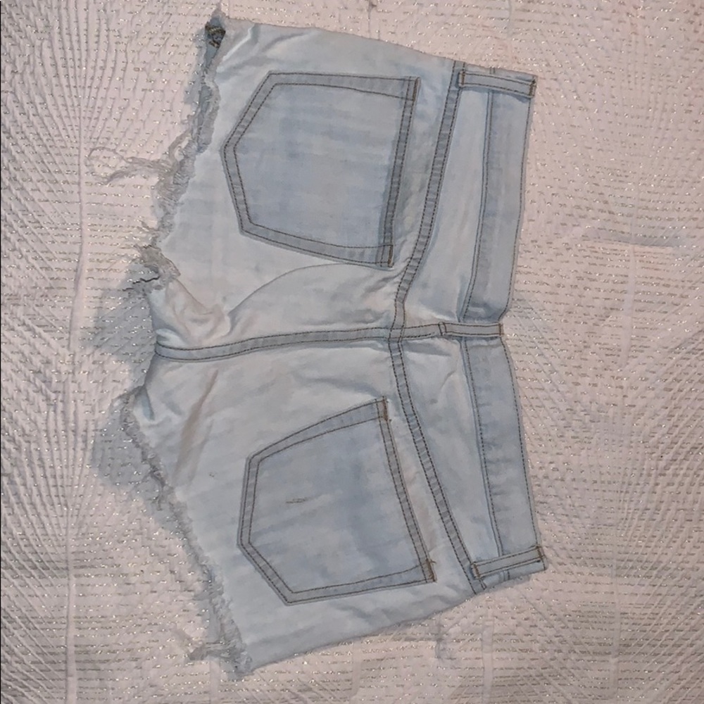 Shorts - Picture 2 of 4